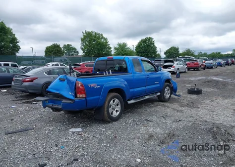 2005 Toyota Tacoma Base V6 z USA, uszkodzony, nr VIN 5TEUU42N55Z006079